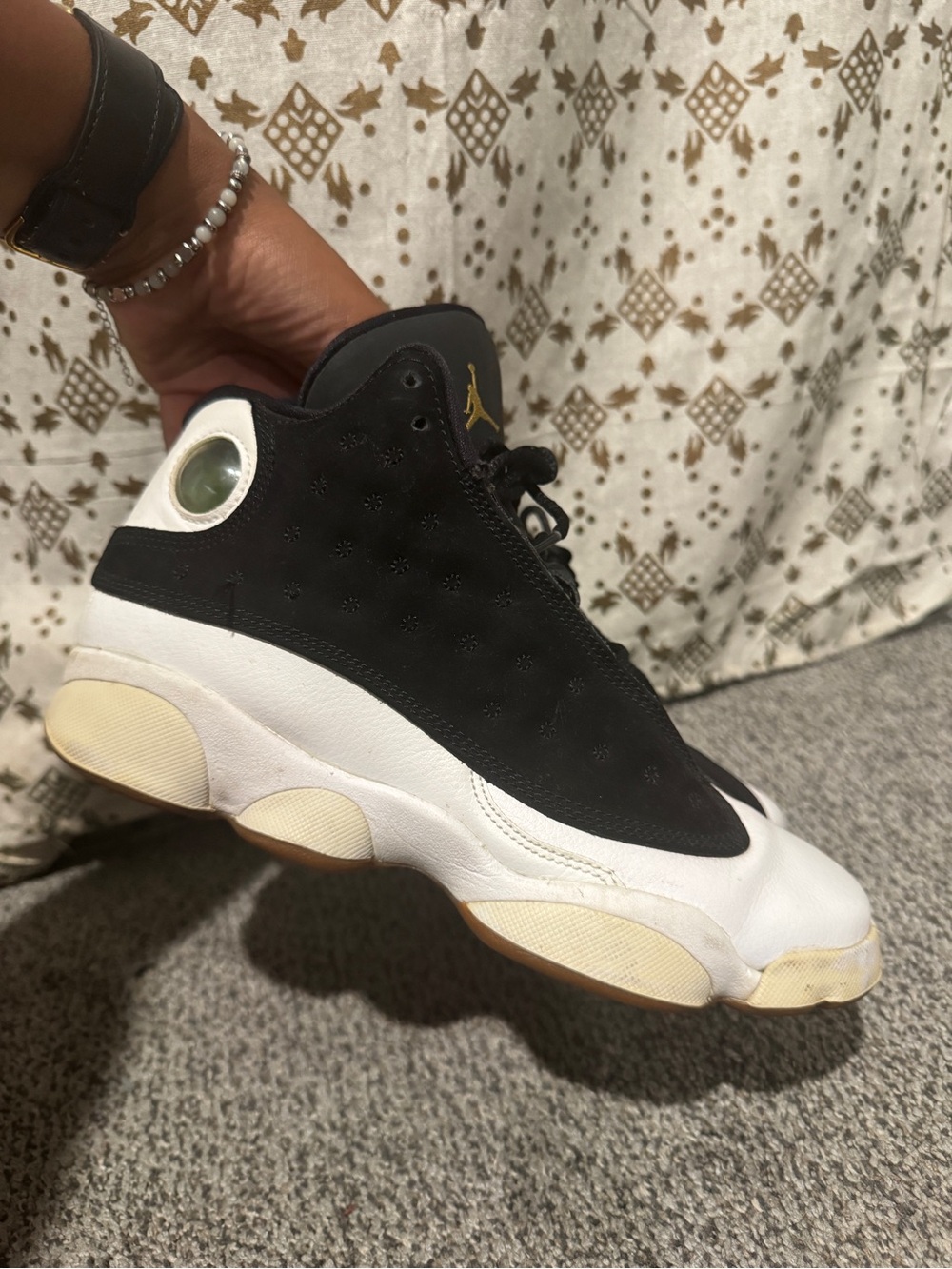 Jordan boys Black, White and Gold Retro Basketball Sneaker